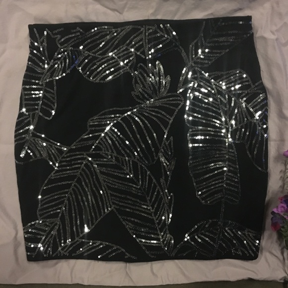 🌸Express High-Waisted Sequin Palm Mini Skirt - Picture 6 of 8